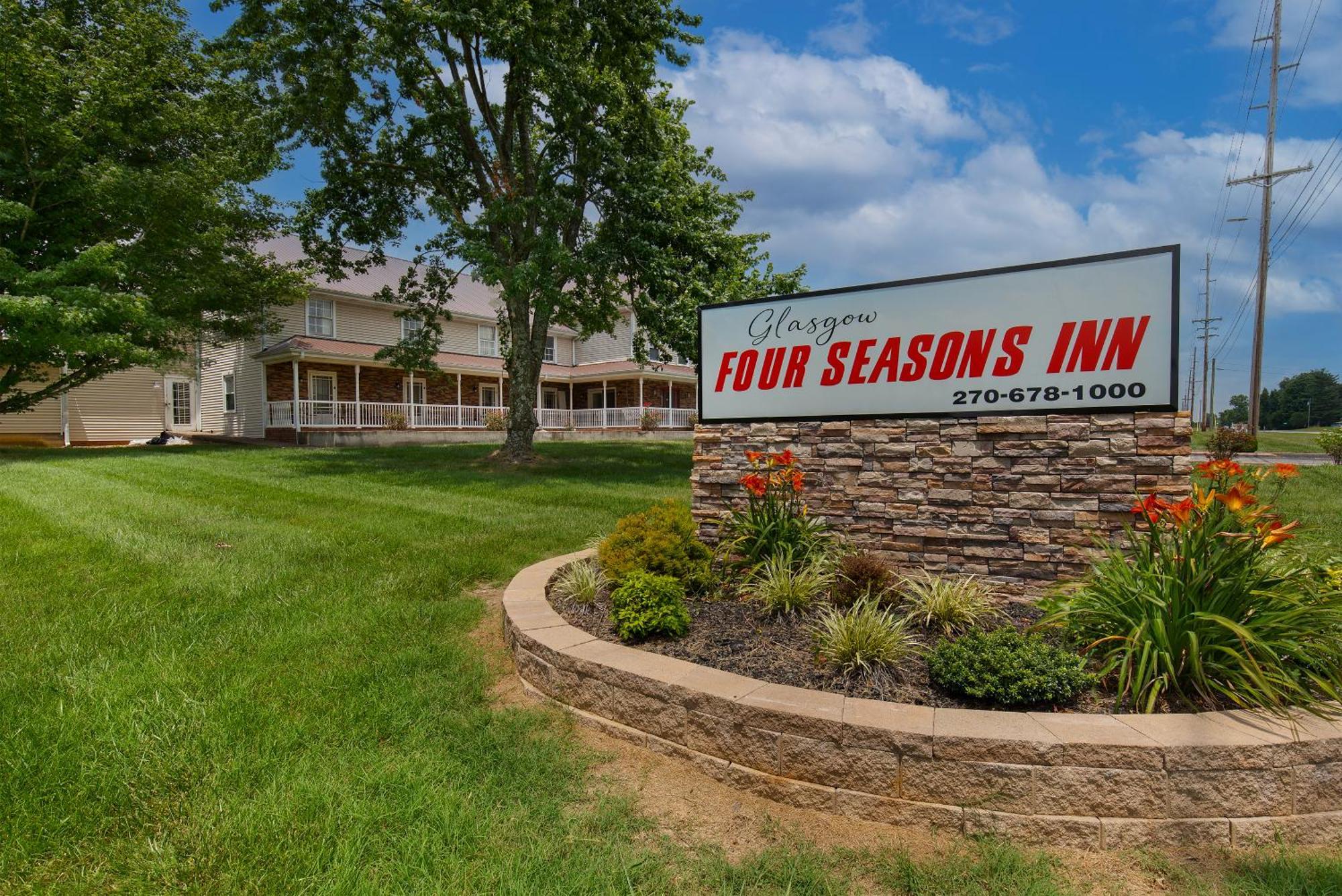 Four Seasons Country Inn Glasgow Exterior photo