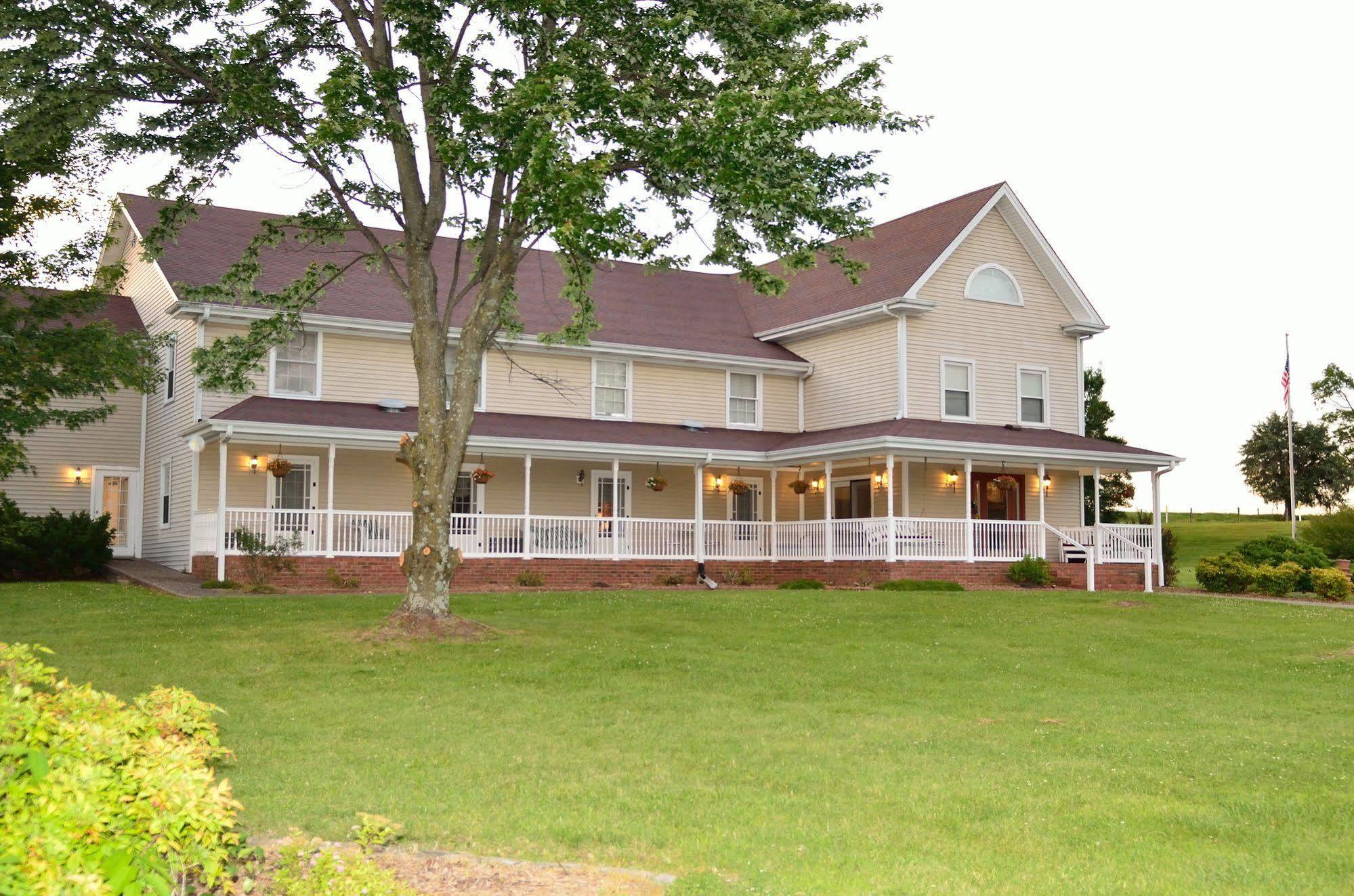Four Seasons Country Inn Glasgow Exterior photo